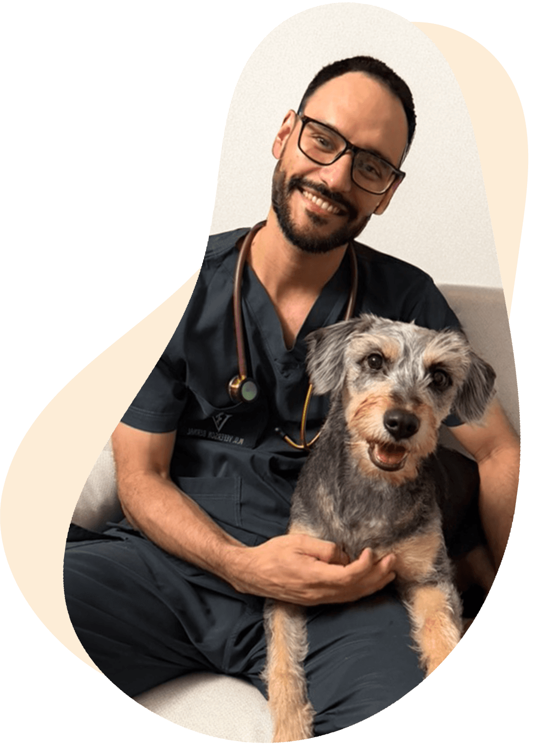 Dr. Bernal con perro